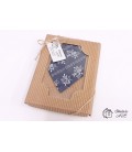 Pánská kravata v dárkové krabičce - vzor modrotisk květy v pruzích